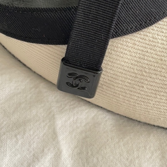 Vintage Chanel Heels (authentic) - Picture 4 of 12